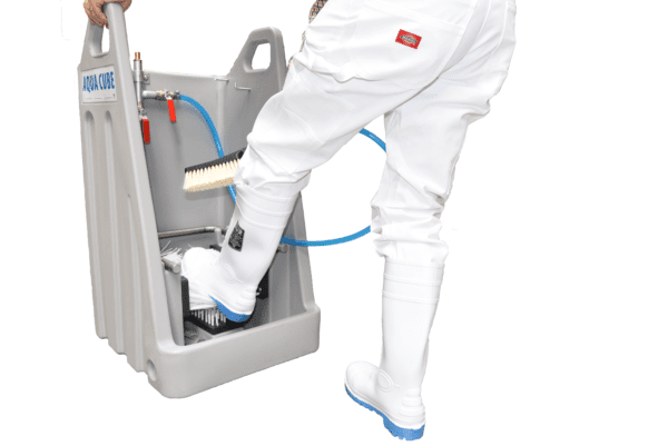 AQUA Cube - Manual Boot Cleaning Station image 2