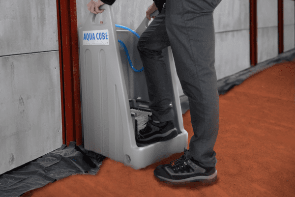 AQUA Cube - Manual Boot Cleaning Station image 4
